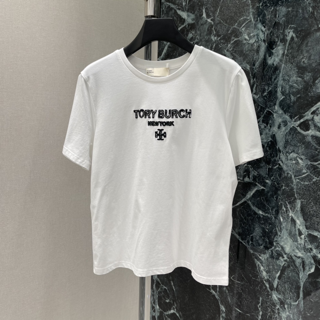 Tory Burc 26早春新款 刺绣logoT恤 胸前黑色刺绣logo 辨识度超高!纯棉面料柔软透气，