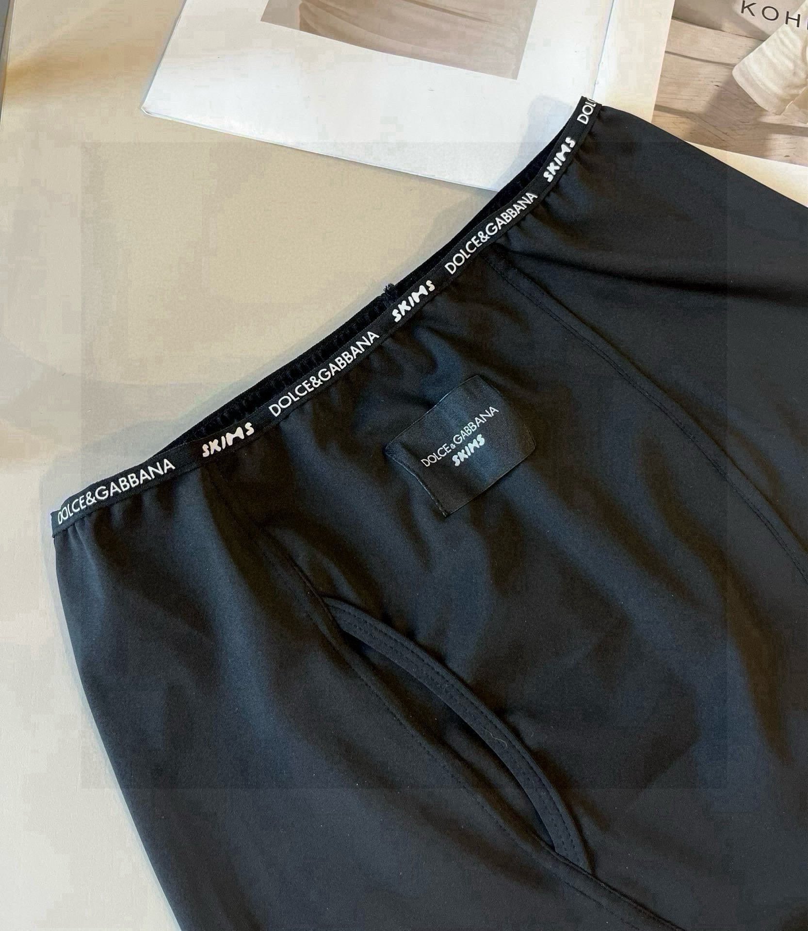 。D&G杜嘉班纳新款织带比基尼分体泳衣套装 黑色白色ＳＭＬ