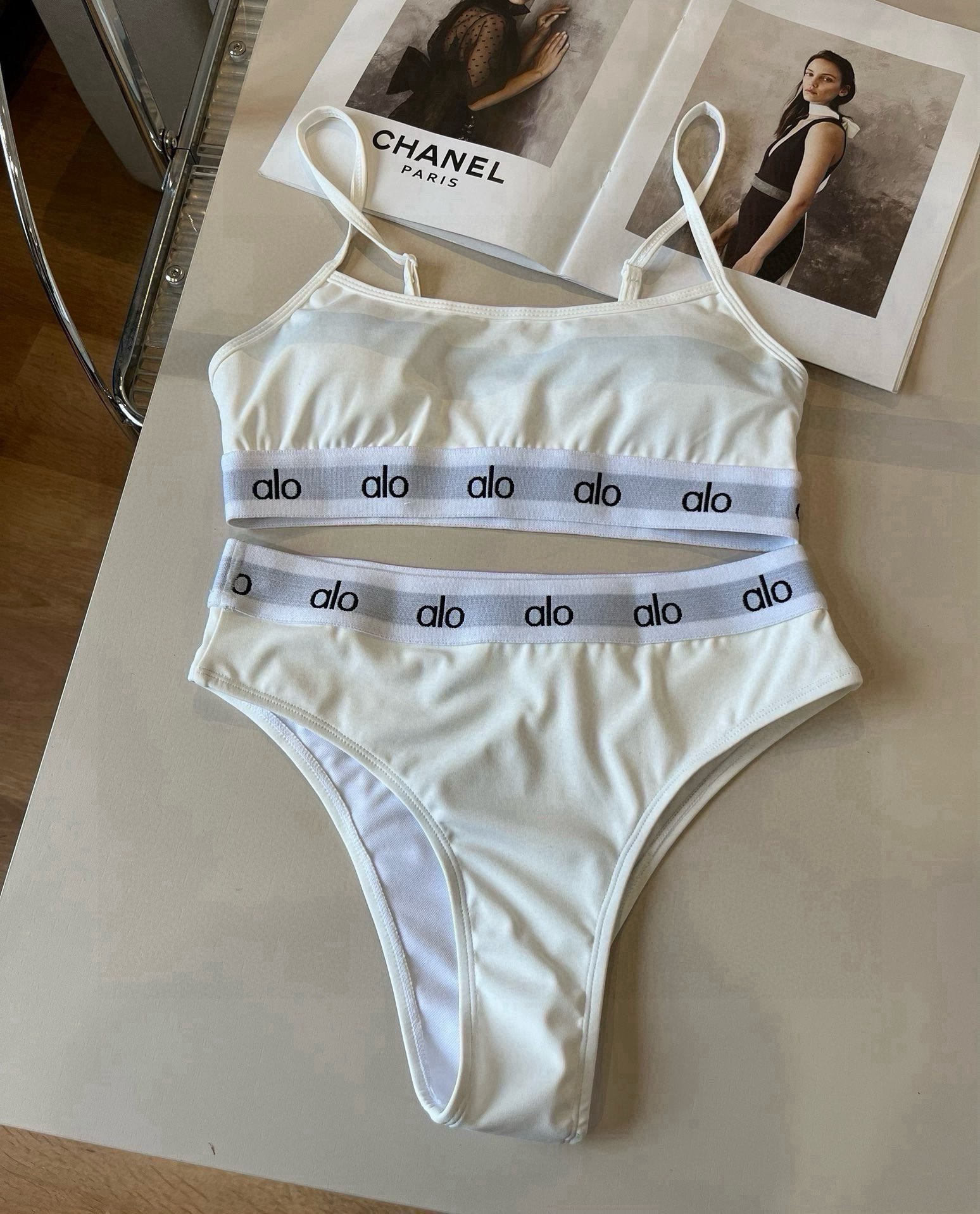 。alo潮牌分体比基尼泳衣，S M L