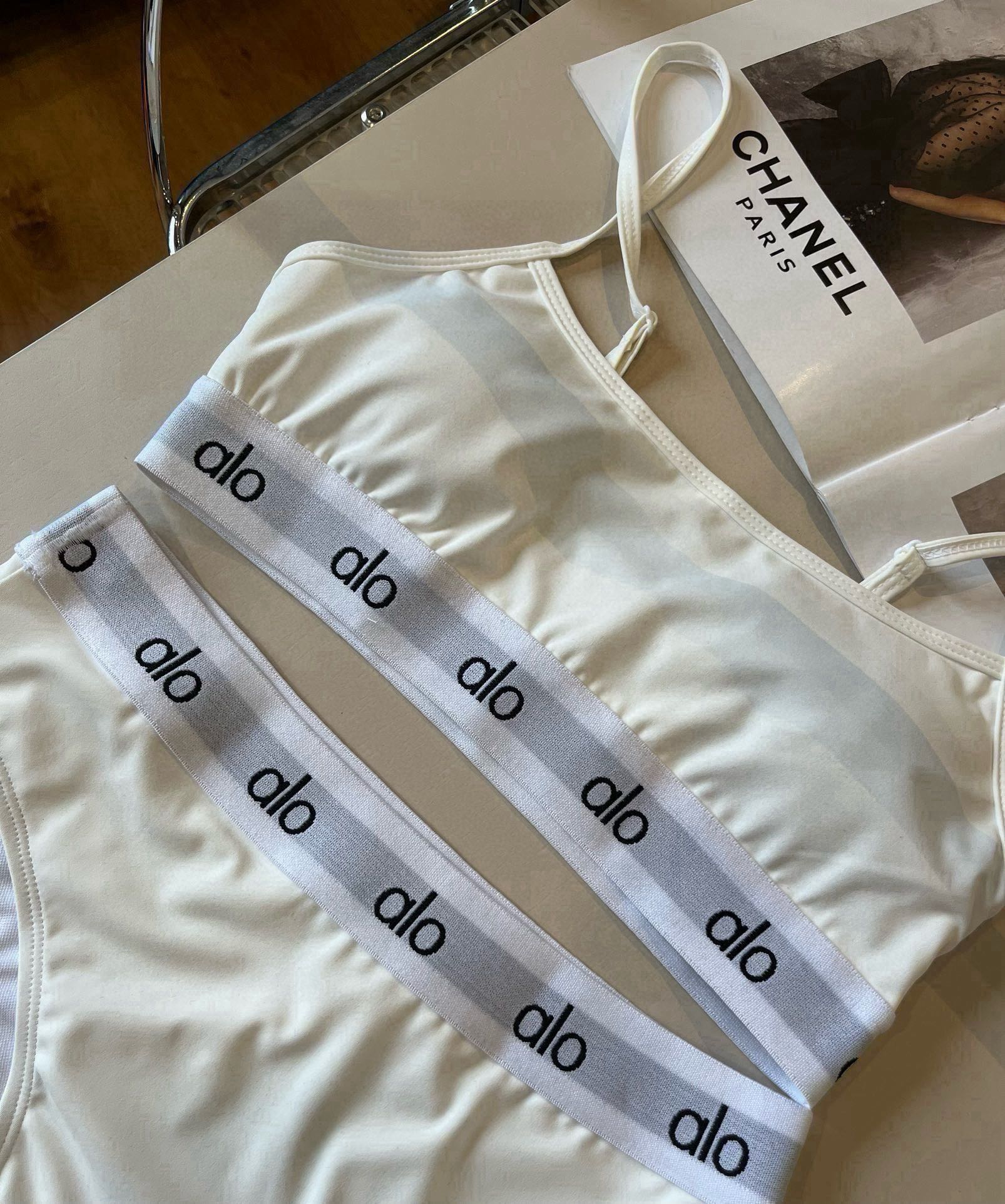 。alo潮牌分体比基尼泳衣，S M L