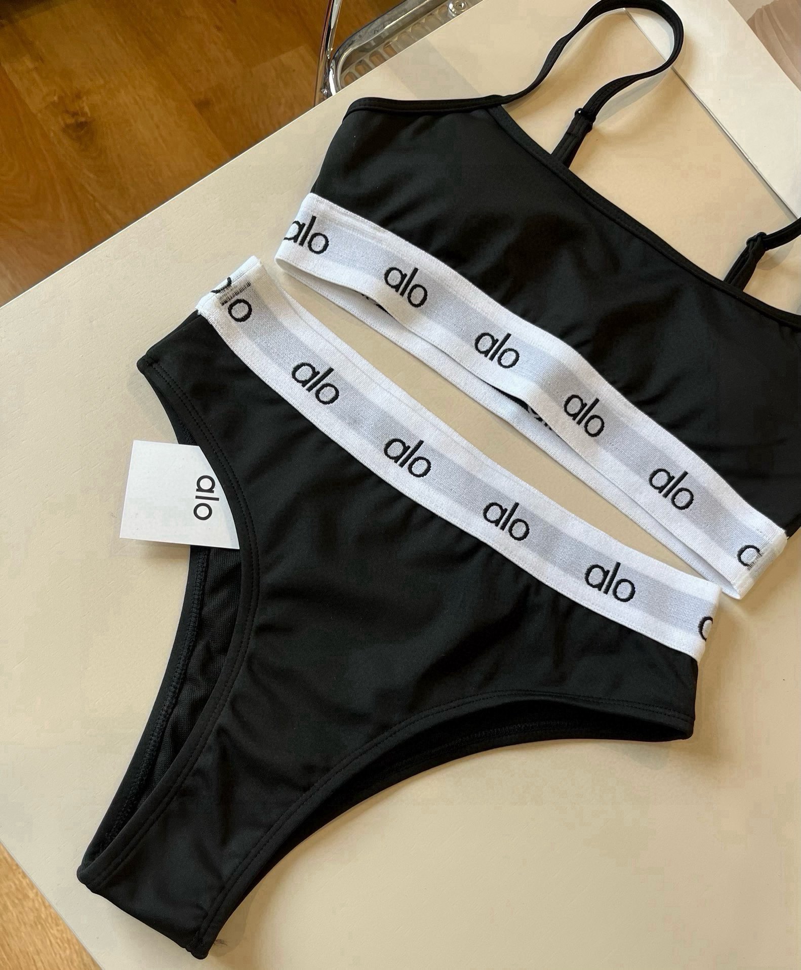 。alo潮牌分体比基尼泳衣，S M L