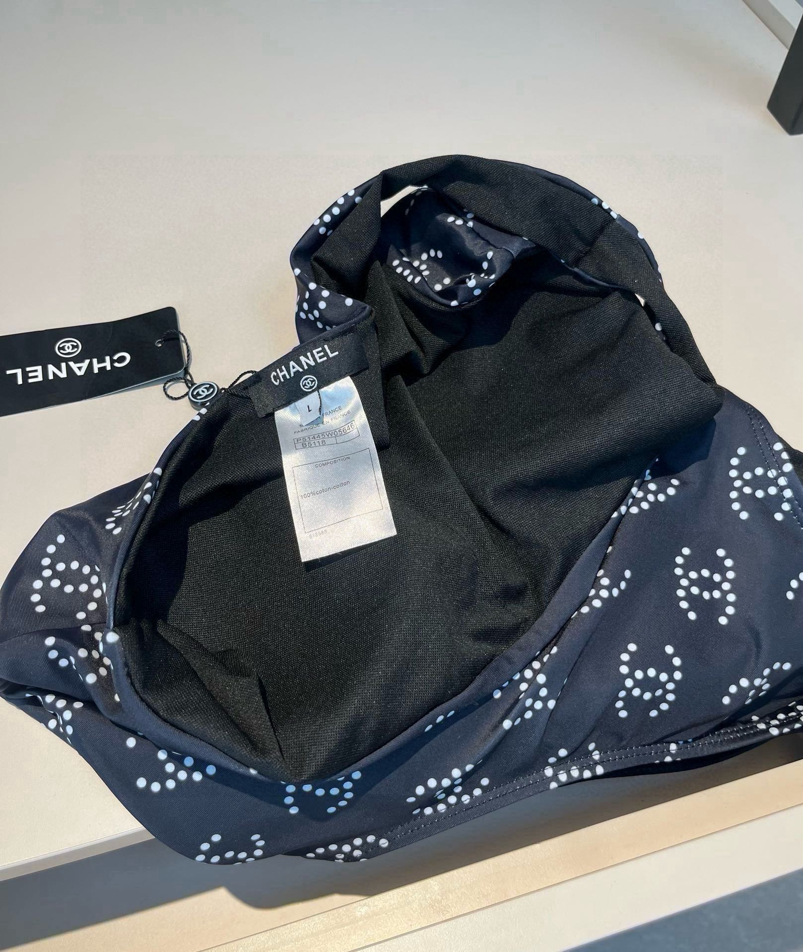 。Chanel 香奈儿连体泳衣 😍🥰适合多种场景的游泳衣🏊‍♀️海边 游泳池 温泉 水上乐园 漂流都可以