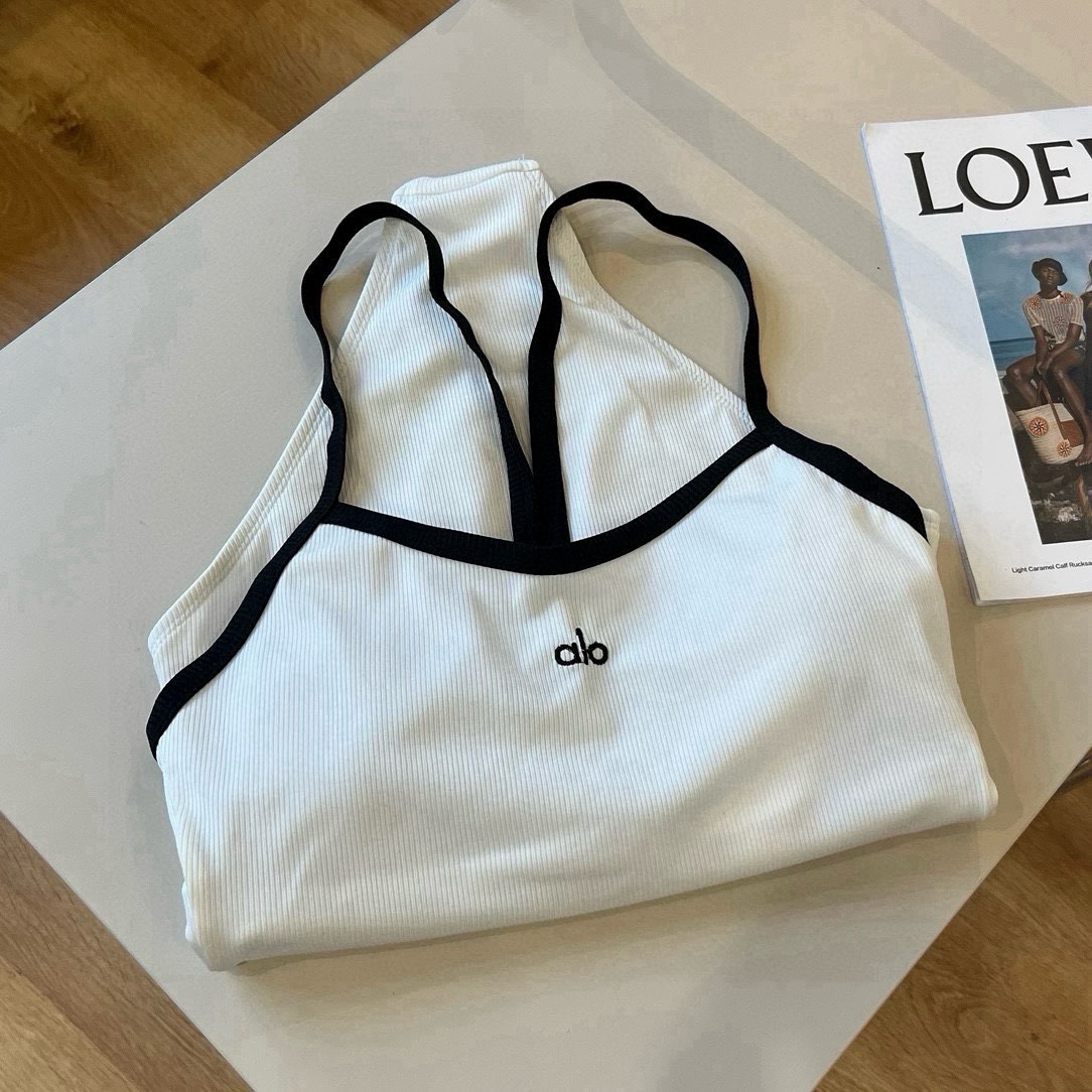 。alo连体泳衣 😍🥰适合多种场景的游泳衣🏊‍♀️海边 游泳池 温泉 水上乐园 漂流都可以😌内搭也完全可