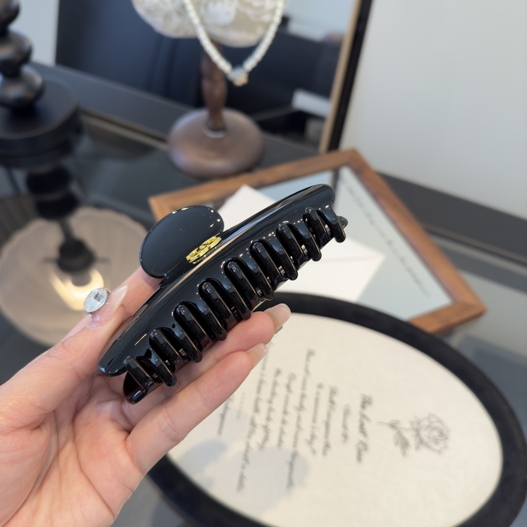 pChanel香奈儿发夹