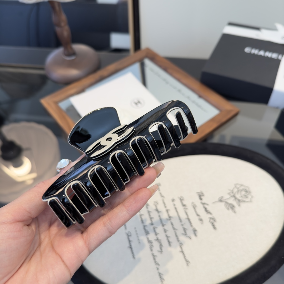 pchanel香奈儿发夹