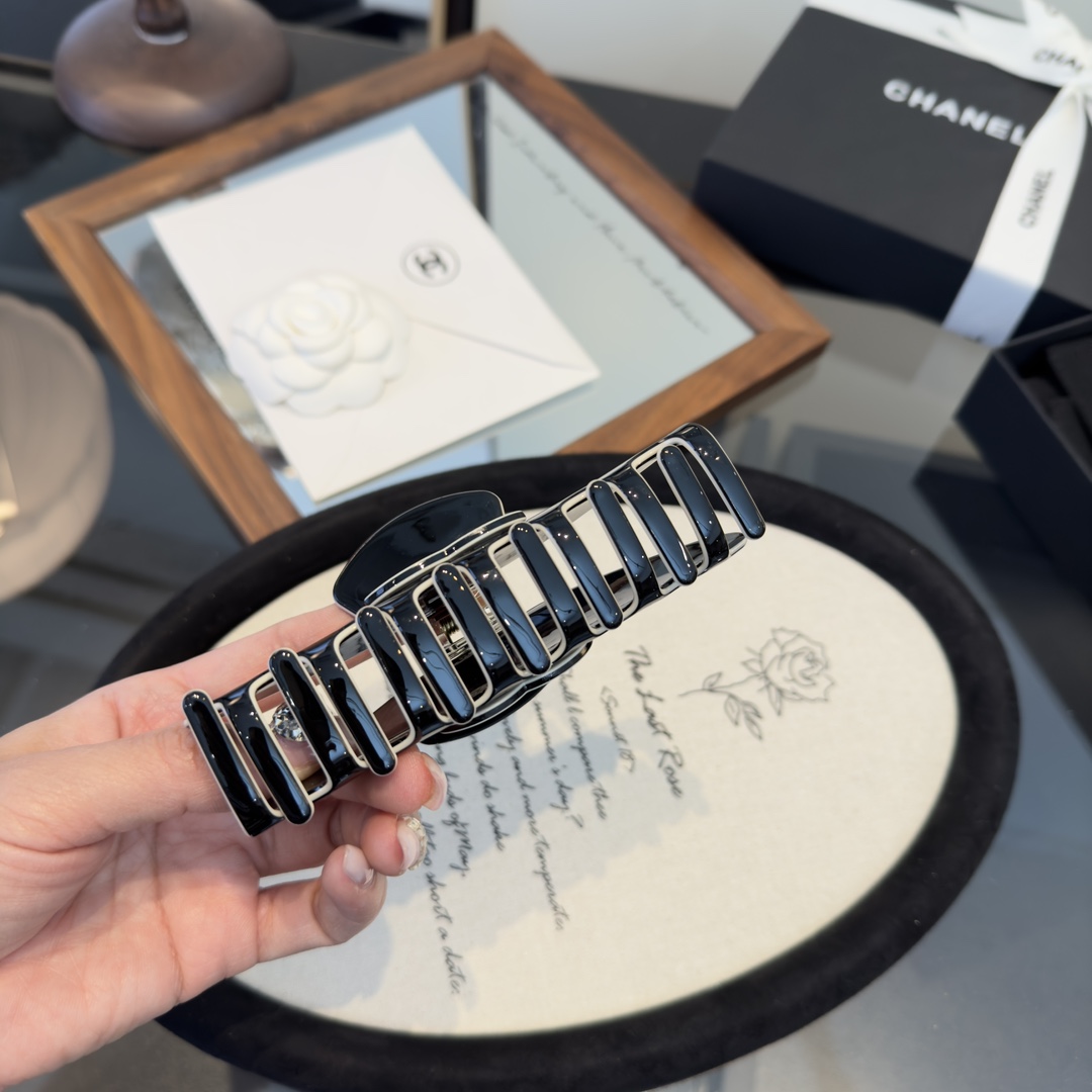 pchanel香奈儿发夹