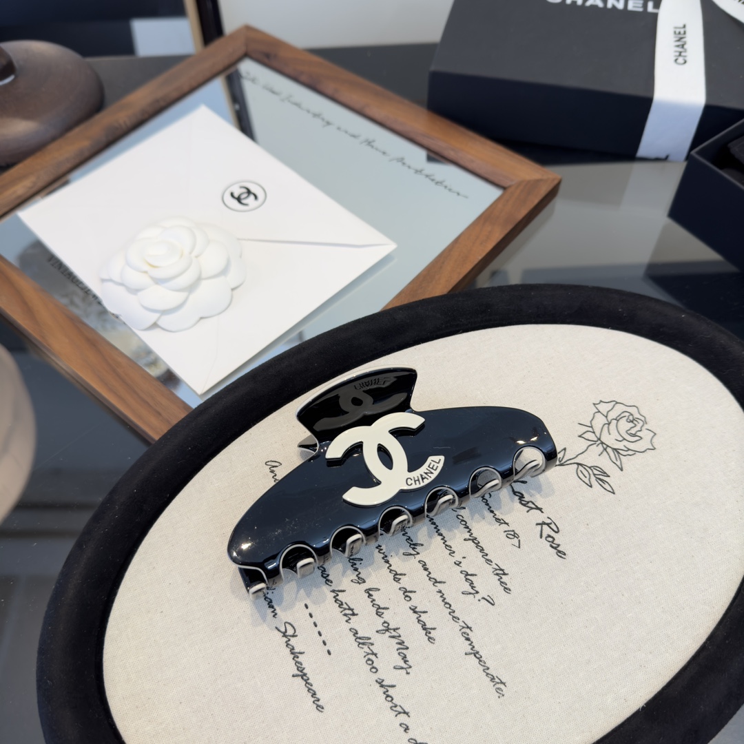 pchanel香奈儿发夹