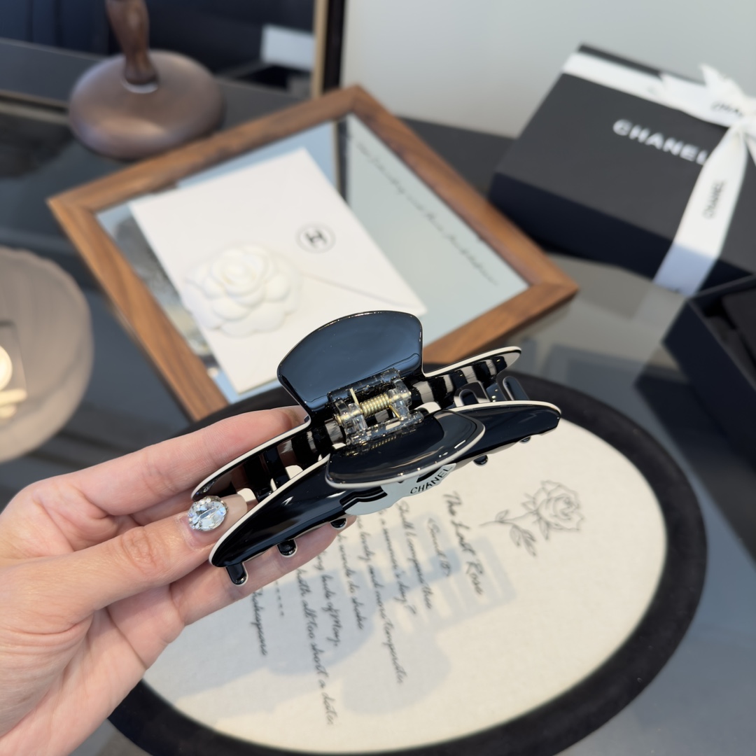 pchanel香奈儿发夹