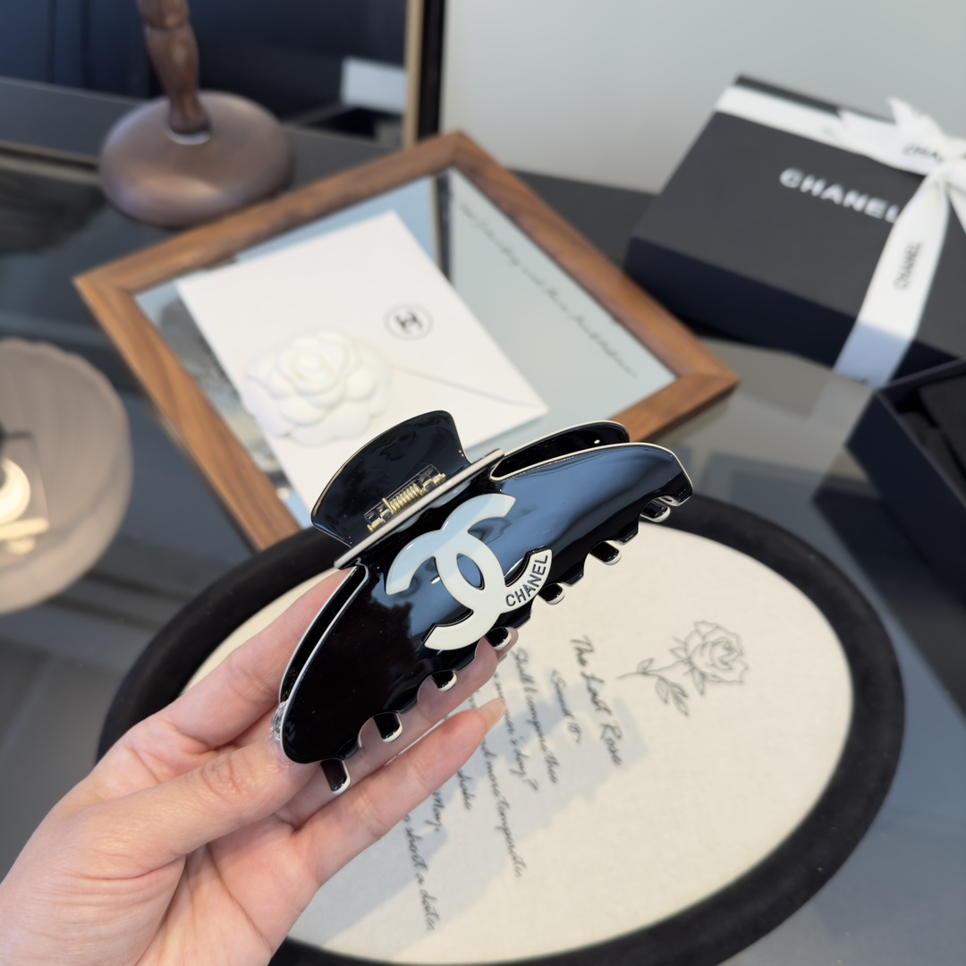 pchanel香奈儿发夹