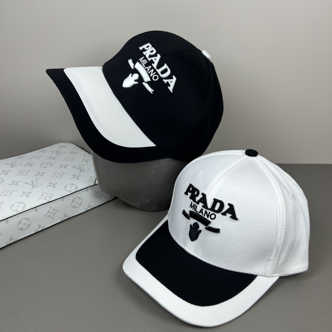 P 普拉达Prada 经典三角标棒球帽🧢万能必留款 戴一万年都好看 日常刚需 颜色完美 帽型正点 简直谁