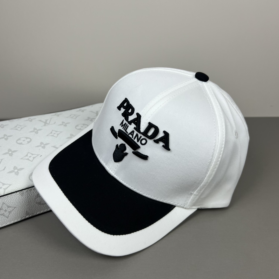 P 普拉达Prada 经典三角标棒球帽🧢万能必留款 戴一万年都好看 日常刚需 颜色完美 帽型正点 简直谁