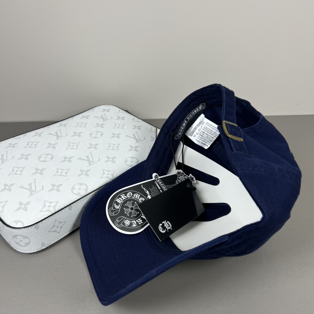 配防尘袋，克罗心最新时尚前卫的休闲设计风格，戴上头就是这样好看看哦，做工精细，男女同款！