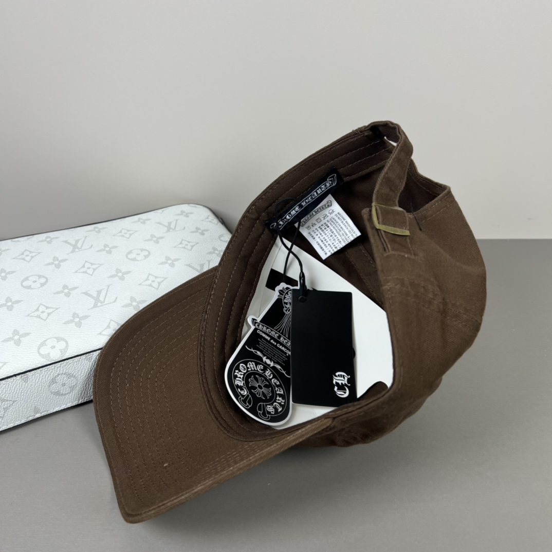 配防尘袋，克罗心最新时尚前卫的休闲设计风格，戴上头就是这样好看看哦，做工精细，男女同款！