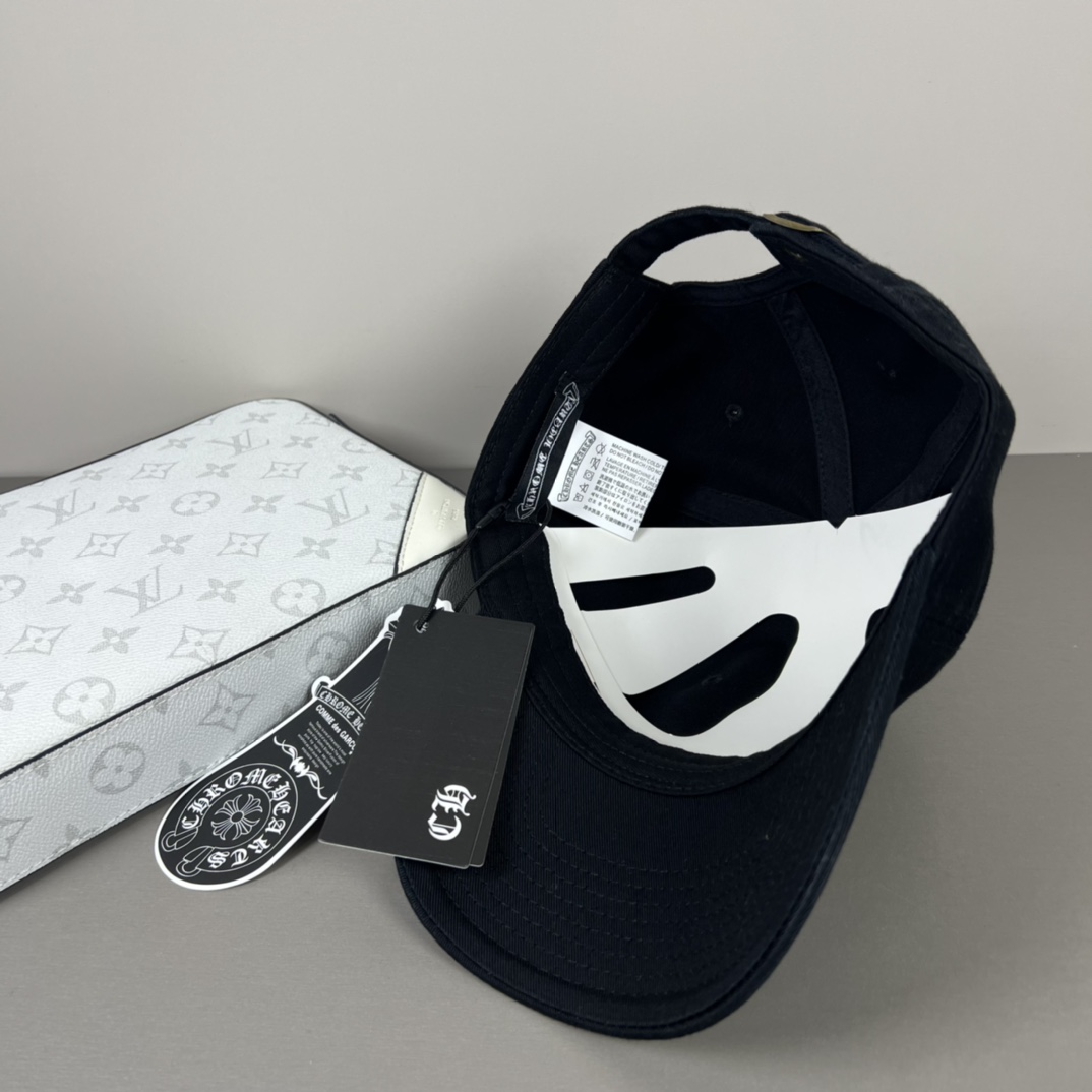 配防尘袋，克罗心最新时尚前卫的休闲设计风格，戴上头就是这样好看看哦，做工精细，男女同款！