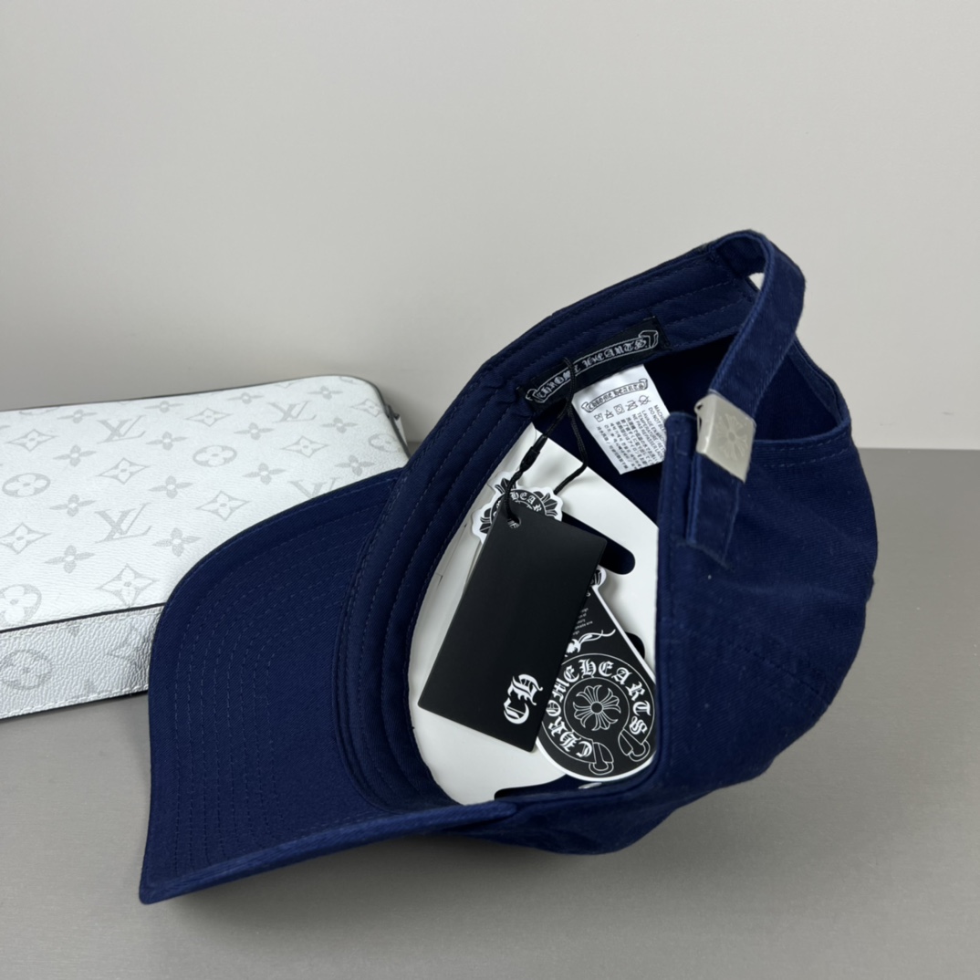 配防尘袋，克罗心最新时尚前卫的休闲设计风格，戴上头就是这样好看看哦，做工精细，男女同款！