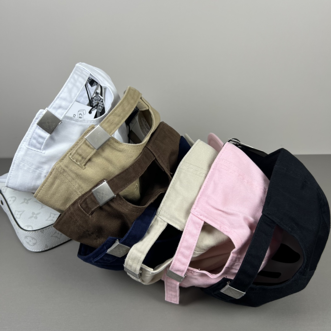 配防尘袋，克罗心最新时尚前卫的休闲设计风格，戴上头就是这样好看看哦，做工精细，男女同款！