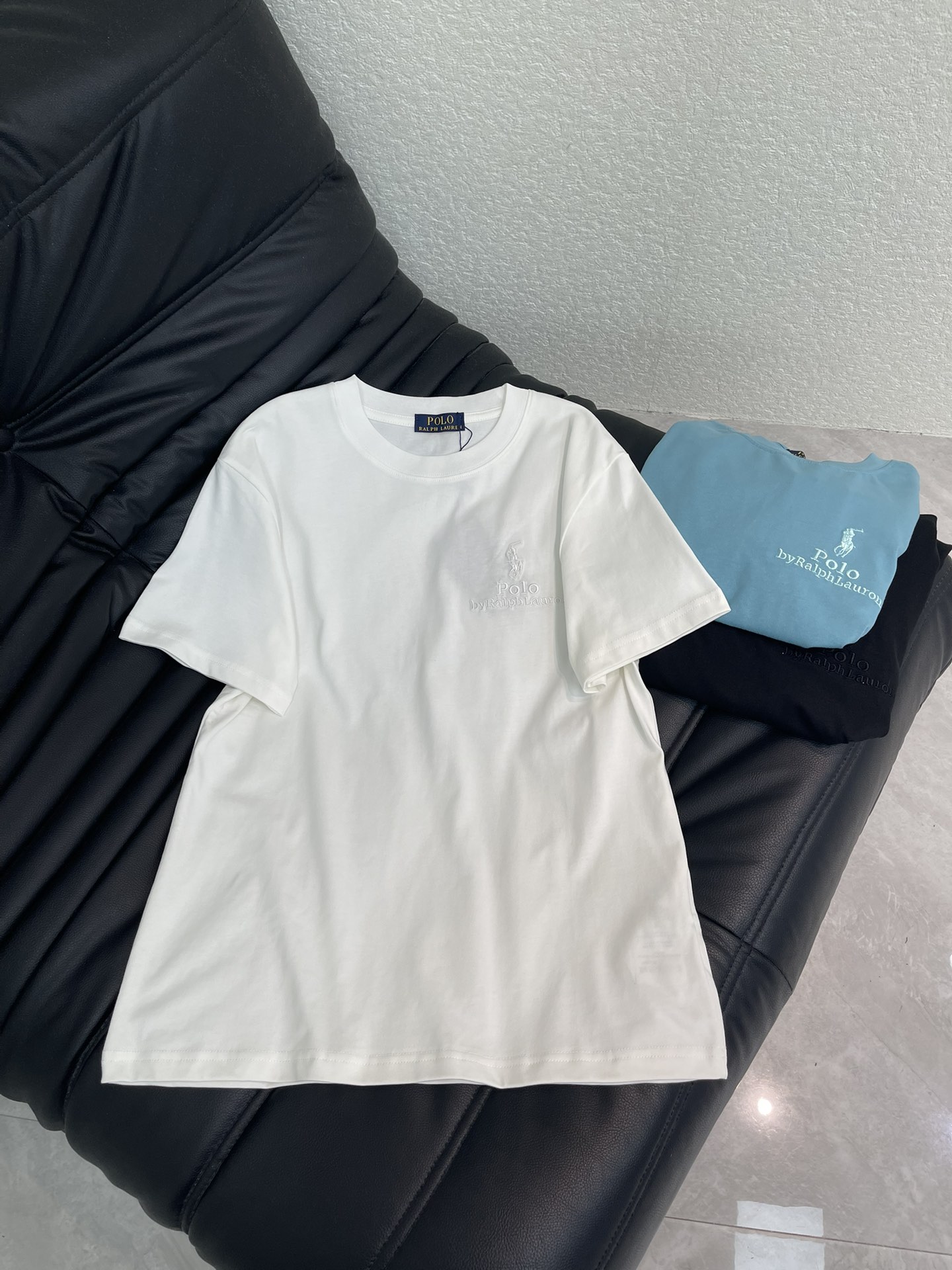 NO:739970,Ralph Laure* Ralph's 26 spring and summer new polo pony embroidered letter short-sleeved T-shirt. Mercerized cotton fabric. High-density fashionable sports style. Every daily wear. Playful and age-reducing design elements full of vitality. High quality. Sizes SML, loro piana, T-shirt, tees, t-shirt,19860909Ralph Laure* 拉夫26春夏新款polo小马刺绣字母短袖T恤 丝光棉面料 高密度时髦运动风 每个日常的穿搭 俏皮减龄充满元气的设计元素 高品质 尺码SML,,loro piana,T-shirt,tees，t-shirt,,Women's clothing