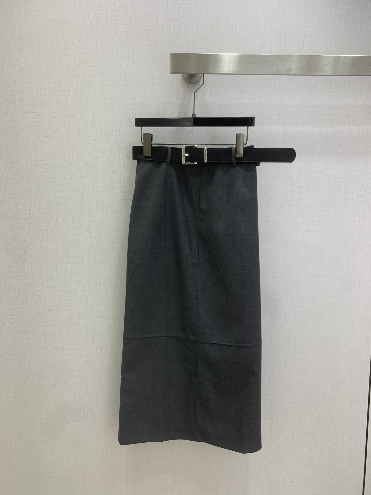 NO:740037,Highly recommended 26 early spring new style belt slit long skirt, high-end high-waist slimming slit straight skirt!  With a belt, you will be slim and slim!  Two colors SMLXL code, high quality ABC,,skirts,19860909强烈推荐 26早春新款 腰带开衩长半裙 高级感高腰显瘦开衩直筒裙！配皮带 修身显瘦！两个色 SMLXL码 高品质ABC,,skirts,,Women's clothing