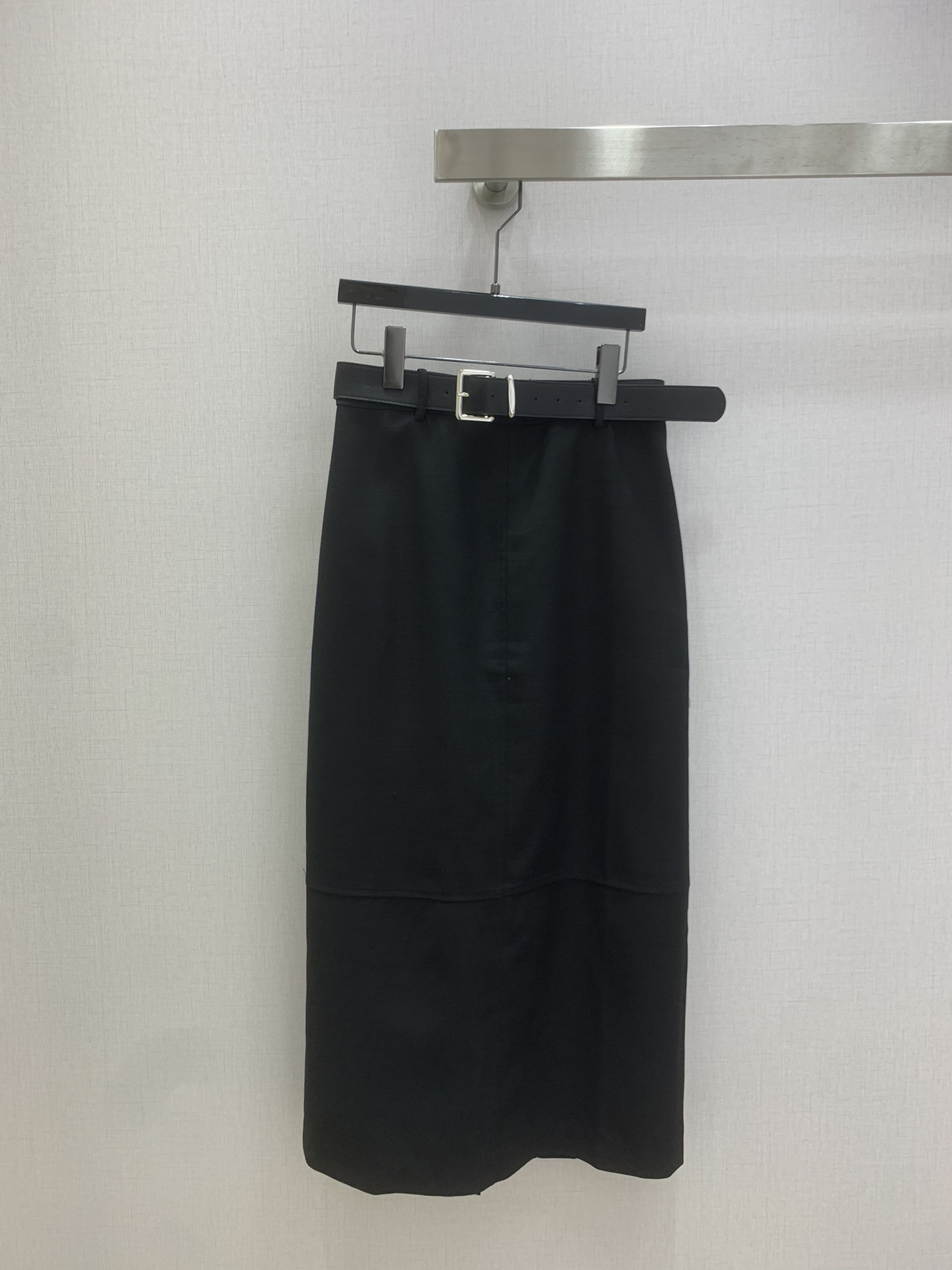 NO:740033,Highly recommended 26 early spring new style belt slit long skirt, high-end high-waist slimming slit straight skirt!  With a belt, you will be slim and slim!  Two colors SMLXL code, high quality ABC,,skirts,19860909强烈推荐 26早春新款 腰带开衩长半裙 高级感高腰显瘦开衩直筒裙！配皮带 修身显瘦！两个色 SMLXL码 高品质ABC,,skirts,,Women's clothing