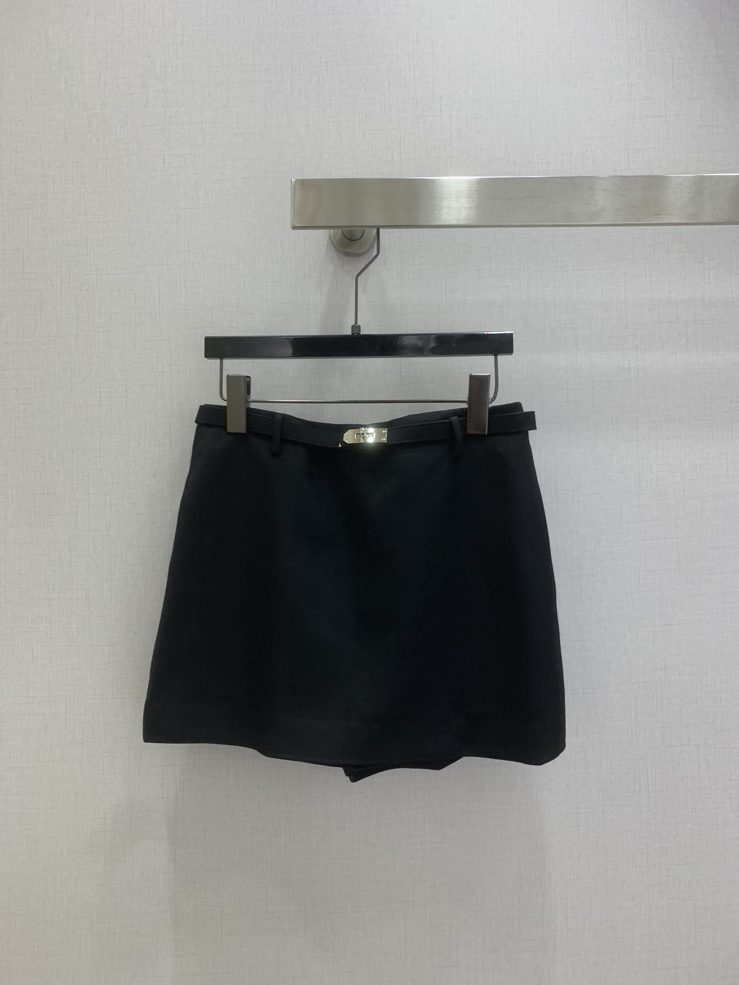 NO:740049,Highly recommended 26 early spring new style belted double-layer culottes, three colors SMLXzl code, high quality ABC,,skirts,19860909强烈推荐 26早春新款 腰带双层裤裙 三个色 SMLXzl码 高品质ABC,,skirts,,Women's clothing