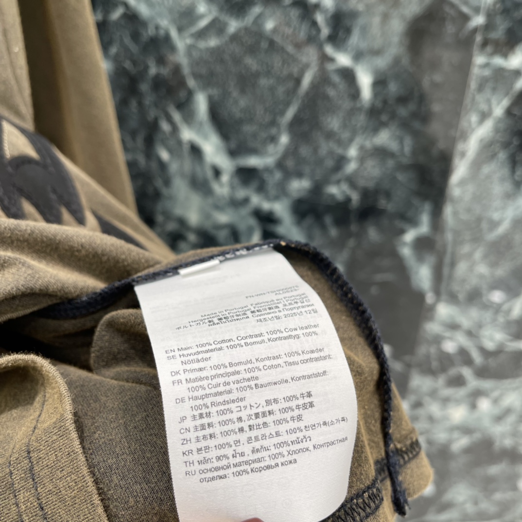 Ac 26春夏新款 龙纹长袖T恤 深咖色复古做旧 胸前龙纹刺绣超有辨识度 低调又有设计感 宽松版型 日常