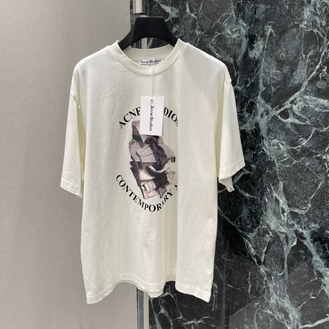 Ac 26春夏新款 印花短袖T恤 正面抽象艺术印花+品牌字母字样 艺术感满满 宽松版型，包容性强 单穿或