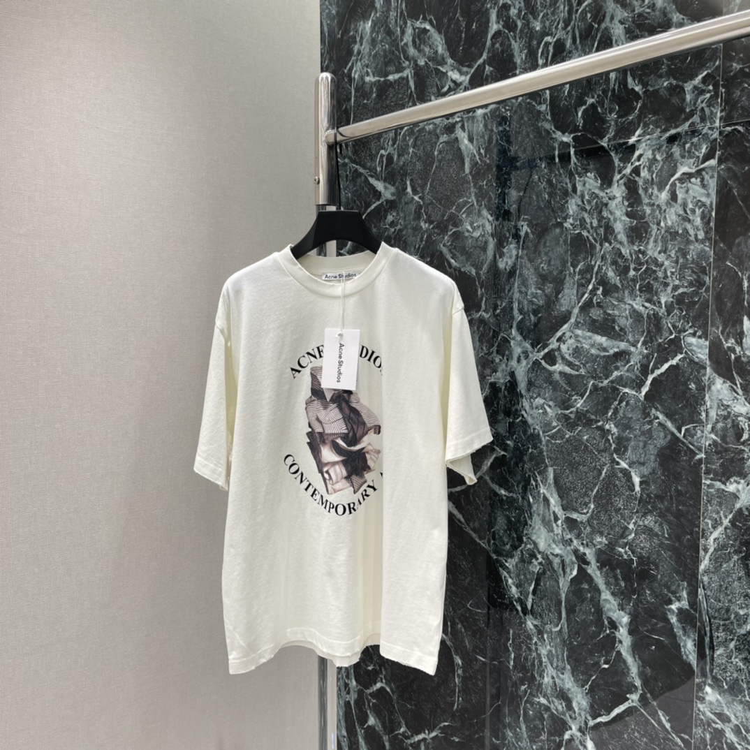 NO:723186,The highest version on the market, the girl inspects the goods, trims the three marks on the threads, and delivers the goods. You can post pictures and take videos. If you want quality and service, please add me on WeChat. We will not accept urgent orders. Ac 26 spring and summer new style printed short-sleeved T-shirt. Abstract art print + brand lettering on the front. Full of artistic sense. Loose fit, strong tolerance. It can be worn alone or layered. It can be easily matched with jeans and casual pants to create a fashionable and casual style. Full of personality.  It is a versatile and practical item in spring and summer. One color SML, women's clothing, jeans, T-shirt, tees, t-shirt,19860909市面最高版本小妹验货、修剪线头上三标、发货可发图及拍视频,要品质要服务的加我微信,不接急单. Ac 26春夏新款 印花短袖T恤 正面抽象艺术印花+品牌字母字样 艺术感满满 宽松版型,包容性强 单穿或内搭都很OK,搭配牛仔裤,休闲裤轻松打造时尚随性风 个性十足 是春夏百搭实用单品.一个色SML,女装,jeans,T-shirt,tees，t-shirt,,Women's clothing