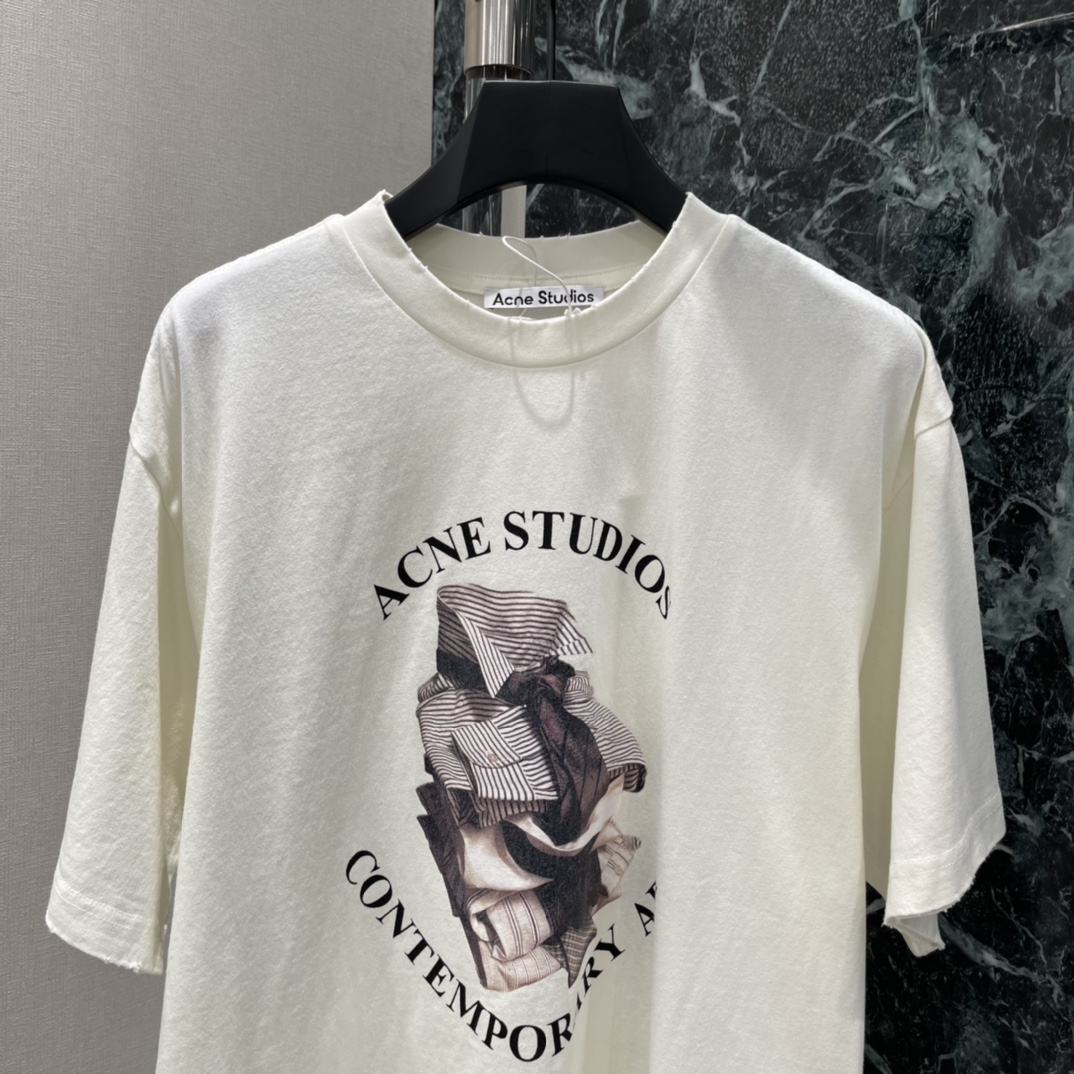 Ac 26春夏新款 印花短袖T恤 正面抽象艺术印花+品牌字母字样 艺术感满满 宽松版型，包容性强 单穿或
