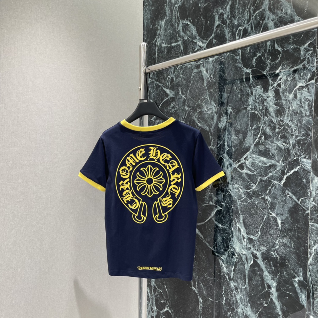 克罗心 26春夏新款 蓝黄马蹄短袖 藏青主色+黄色袖口 视觉超吸睛!背面马蹄铁+梵文Logo 修身版型搭