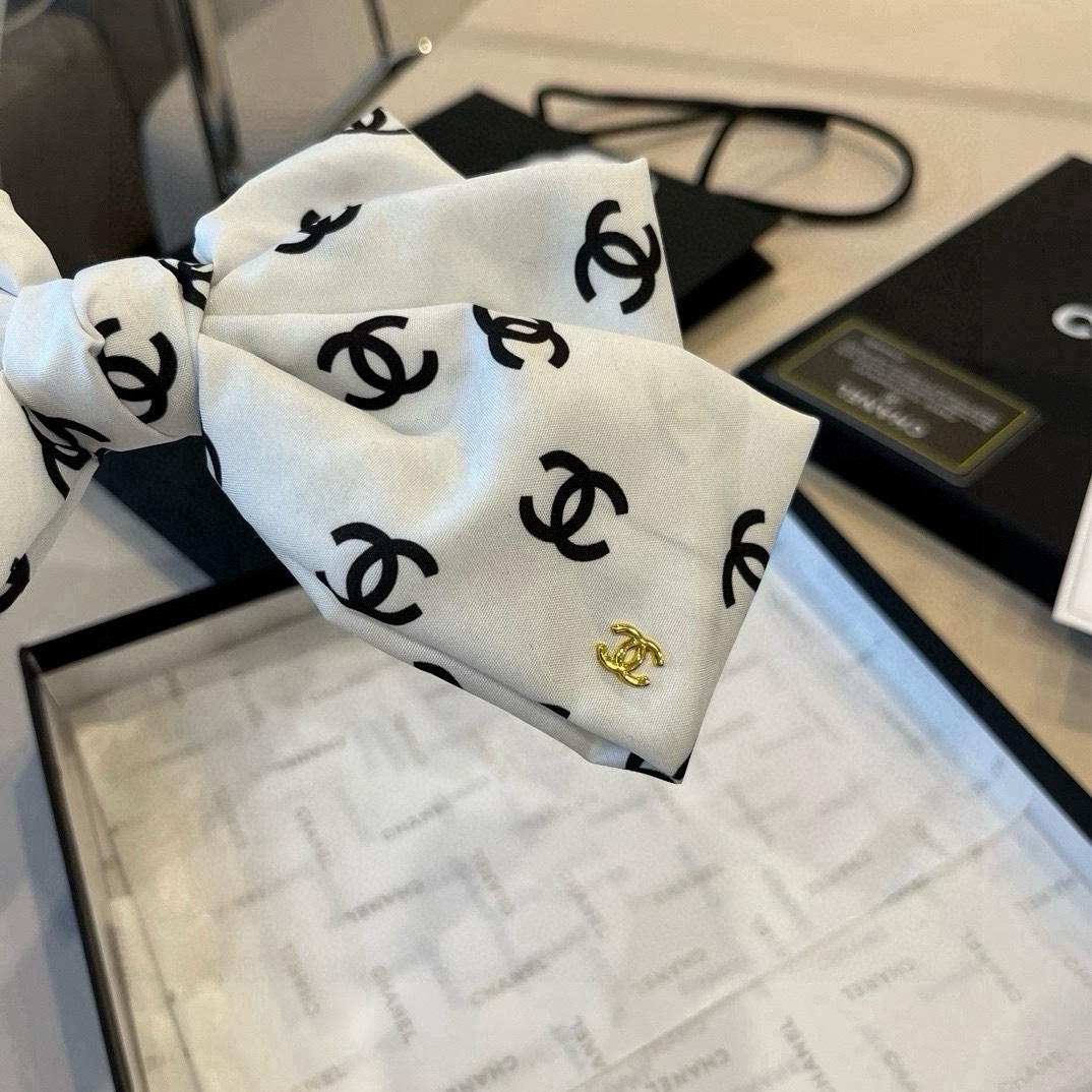 pChanel香奈儿蝴蝶结🎀顶夹