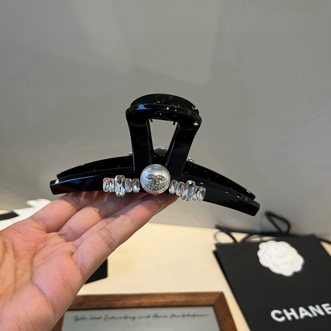 pChanel香奈儿新款发夹