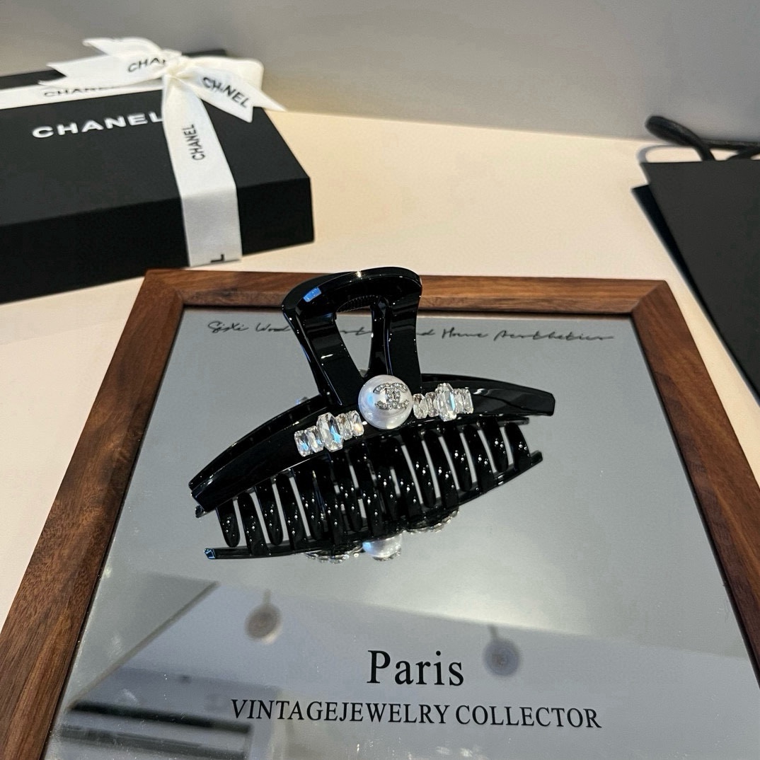 pChanel香奈儿新款发夹