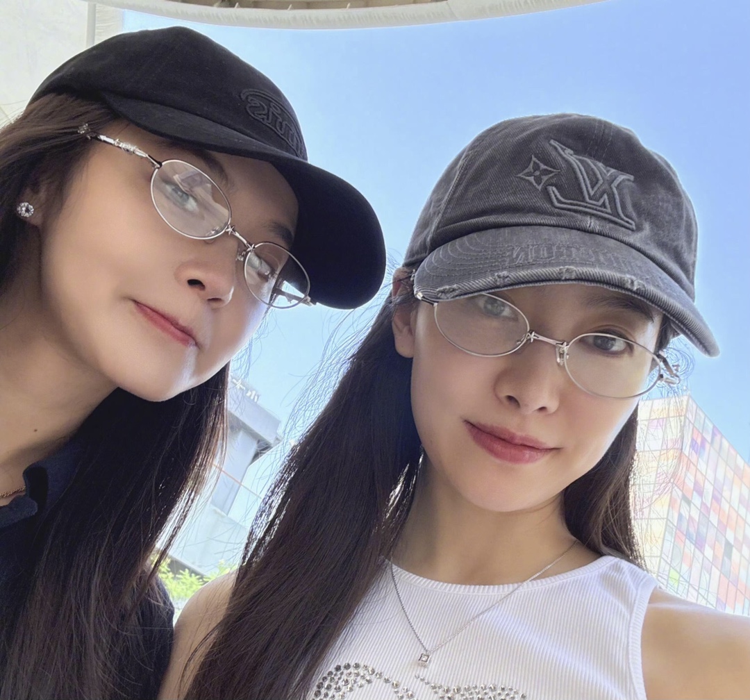 宋茜GMPico-02\n结构轻盈精巧\n可轻松折叠，开合之间，定格形态\n\t\n