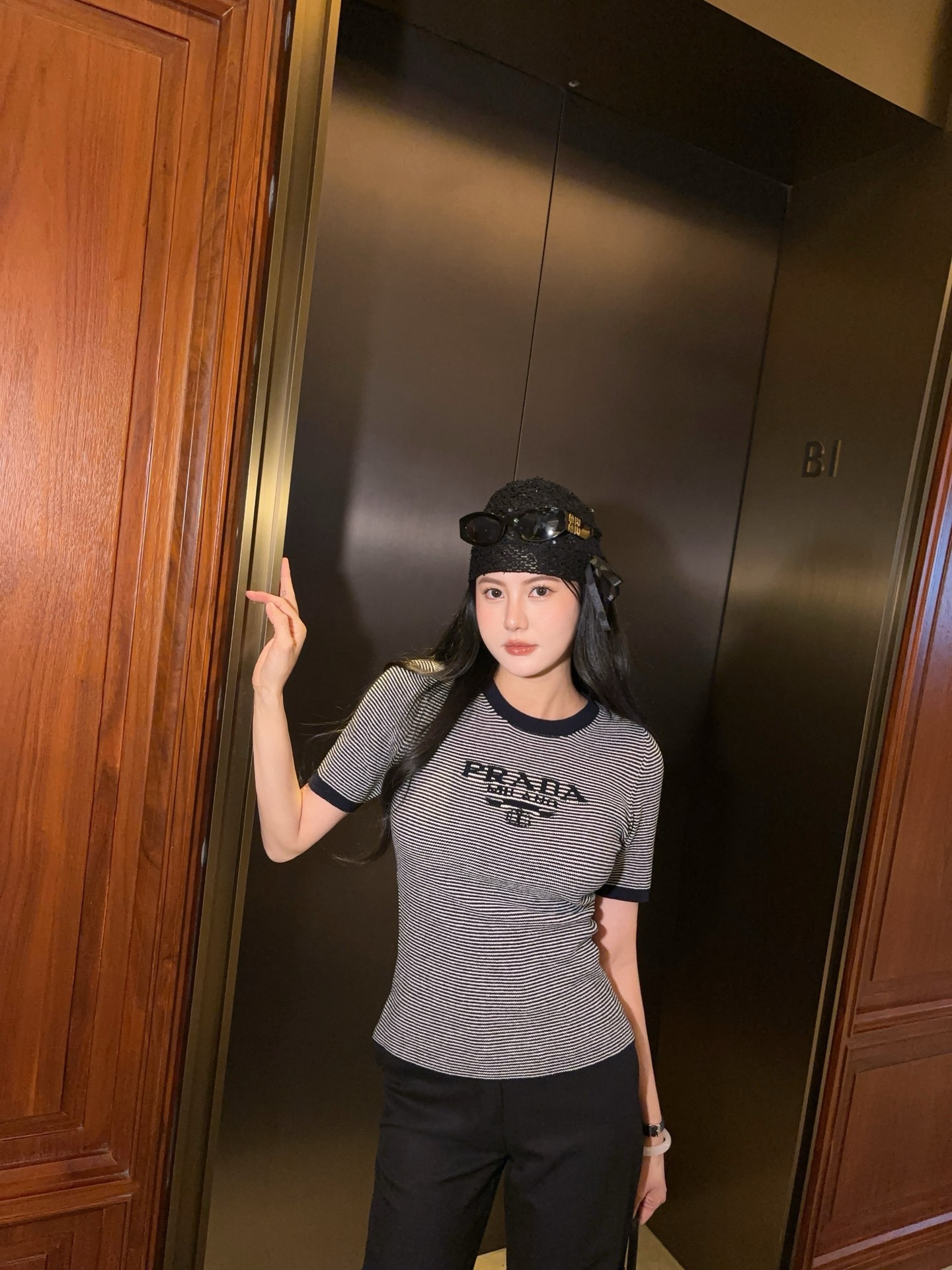 PD 26早春新款 高腰垂感西裤 采用抗皱垂感面料，直筒剪裁+腰带设计 简约又实用!高腰修饰腰线 垂感面