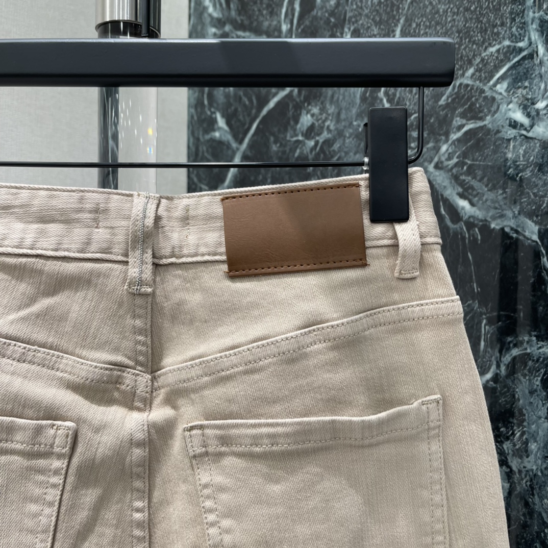 💰270brunello cucinell 26春夏新款 卡其色阔腿裤 采用斜纹棉面料 垂感好又透气 日