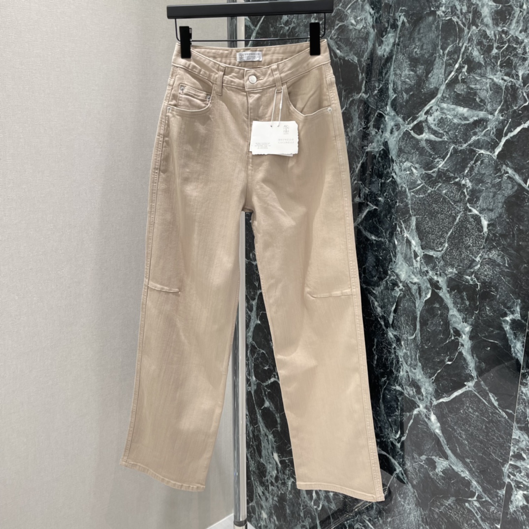💰270brunello cucinell 26春夏新款 卡其色阔腿裤 采用斜纹棉面料 垂感好又透气 日