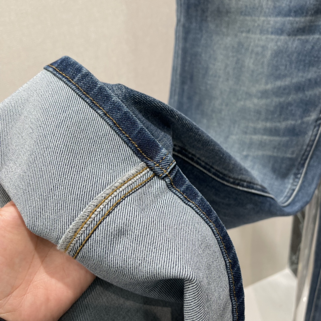 Val华伦 26春夏新款 高腰阔腿牛仔裤 经典蓝色水洗面料，复古又时髦!高腰设计拉长腿部比例 显瘦显高 