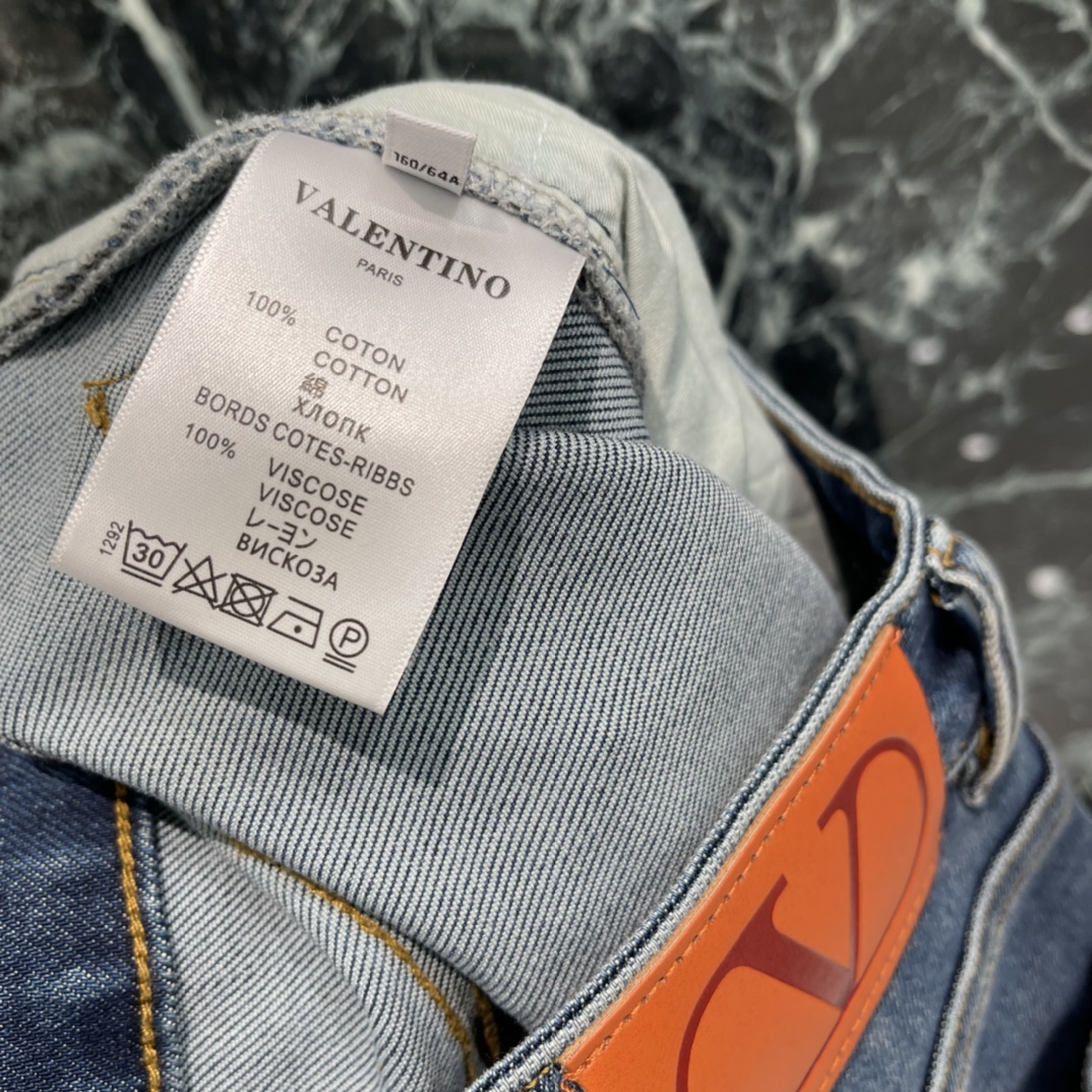 Val华伦 26春夏新款 高腰阔腿牛仔裤 经典蓝色水洗面料，复古又时髦!高腰设计拉长腿部比例 显瘦显高 