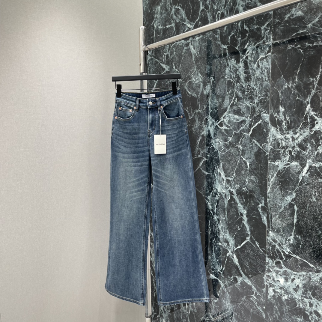Val华伦 26春夏新款 高腰阔腿牛仔裤 经典蓝色水洗面料，复古又时髦!高腰设计拉长腿部比例 显瘦显高 