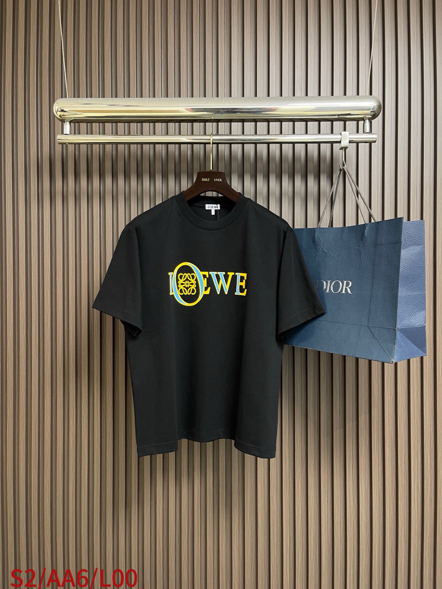 🛒🛒Loewe 徽标撞色胶印logo短袖T恤，简约清新风格，彰显出高品格的气质，采用260g精梳棉面料，