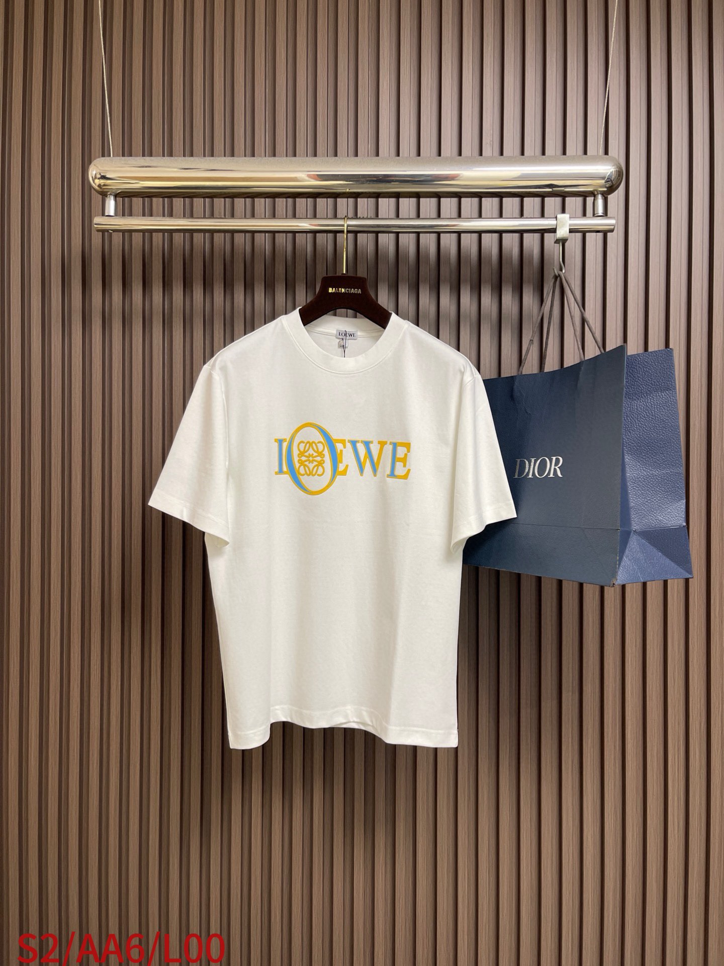 🛒🛒Loewe 徽标撞色胶印logo短袖T恤，简约清新风格，彰显出高品格的气质，采用260g精梳棉面料，