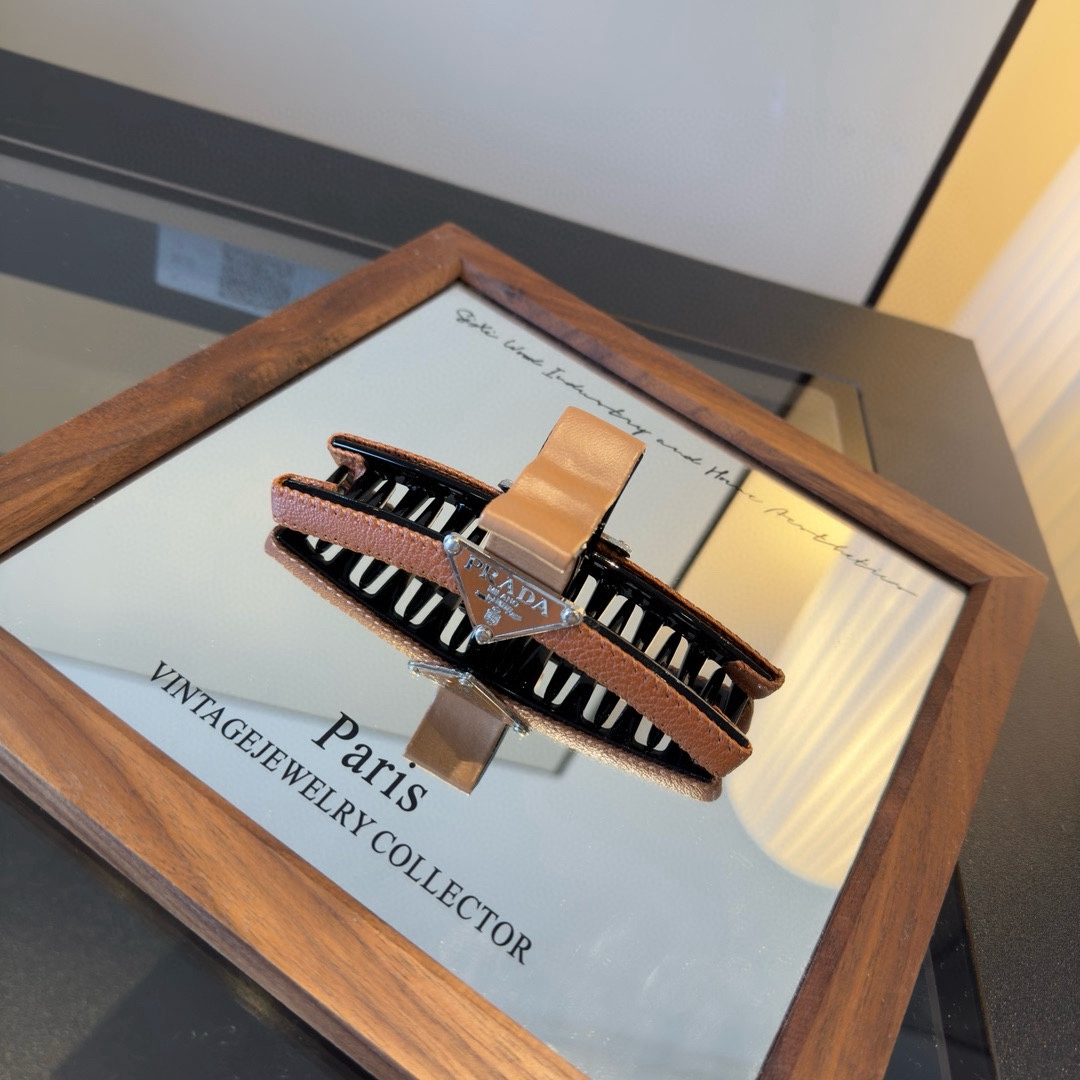 pPRADA普拉达发夹