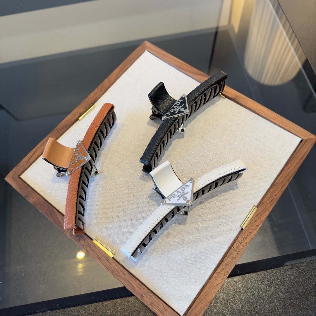 pPRADA普拉达发夹