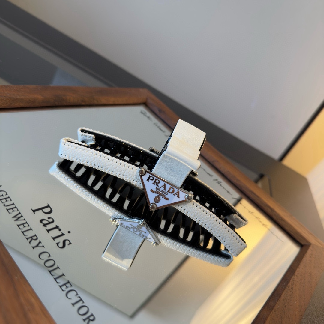 pPRADA普拉达发夹