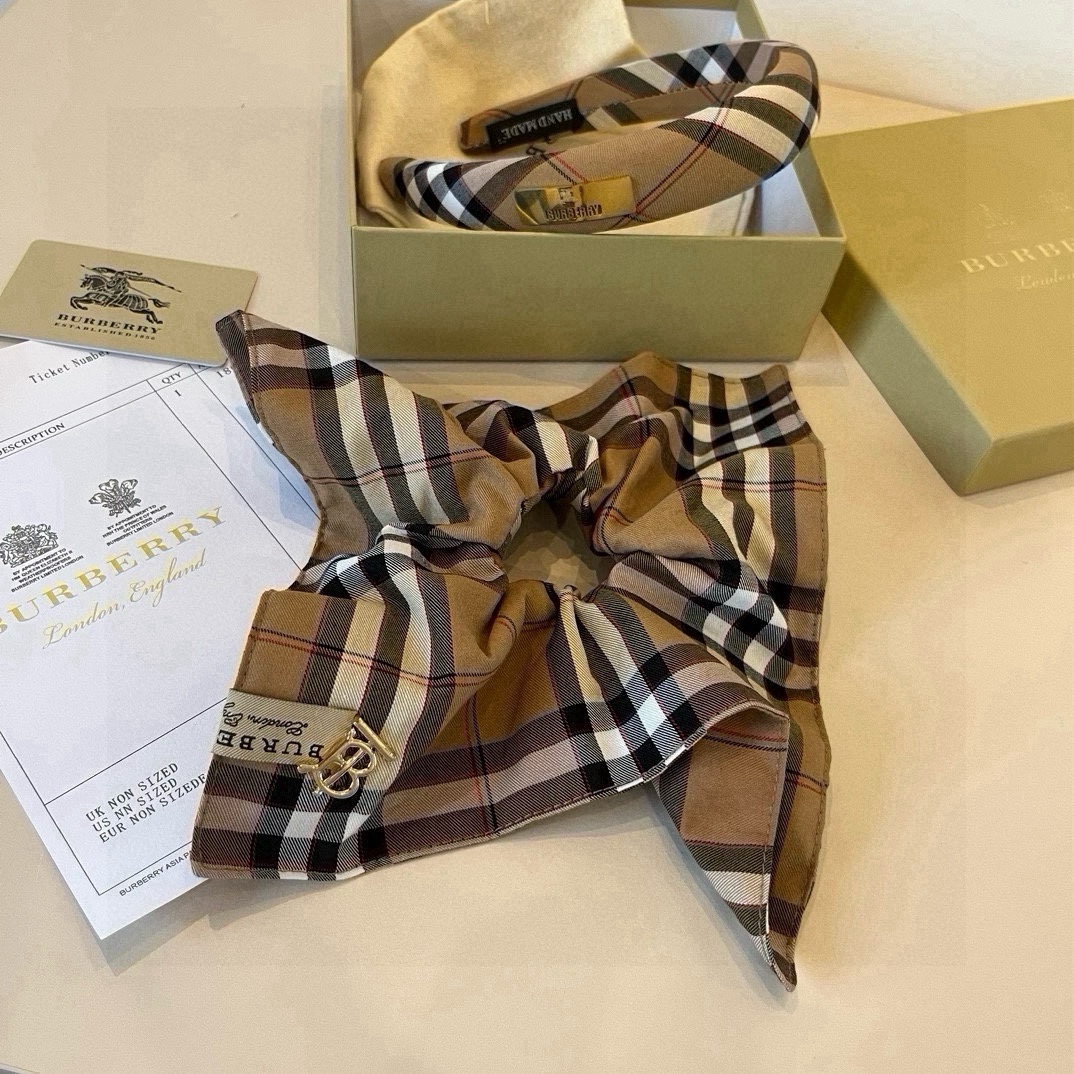 pBurberry巴宝莉格子发圈