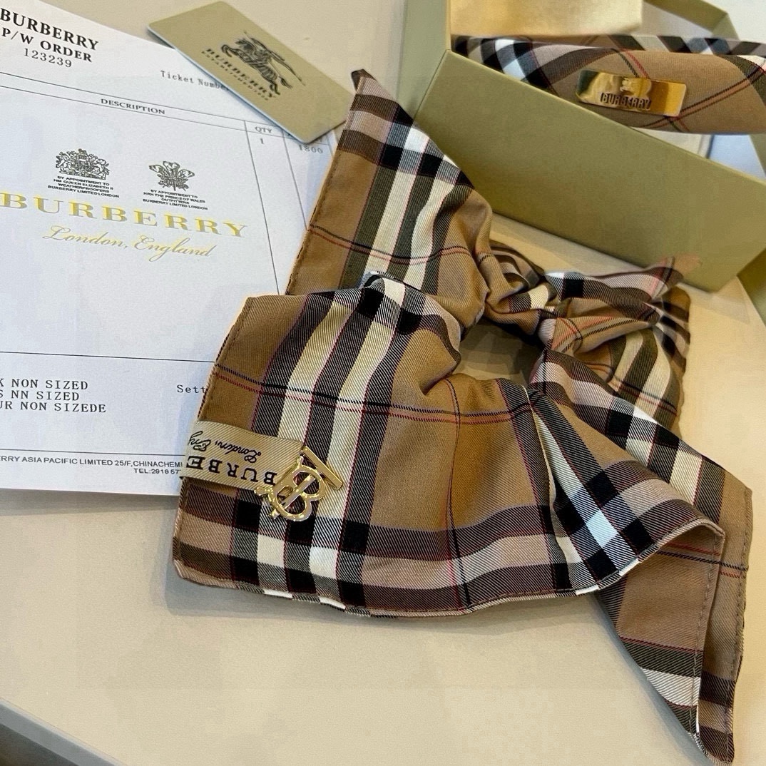pBurberry巴宝莉格子发圈