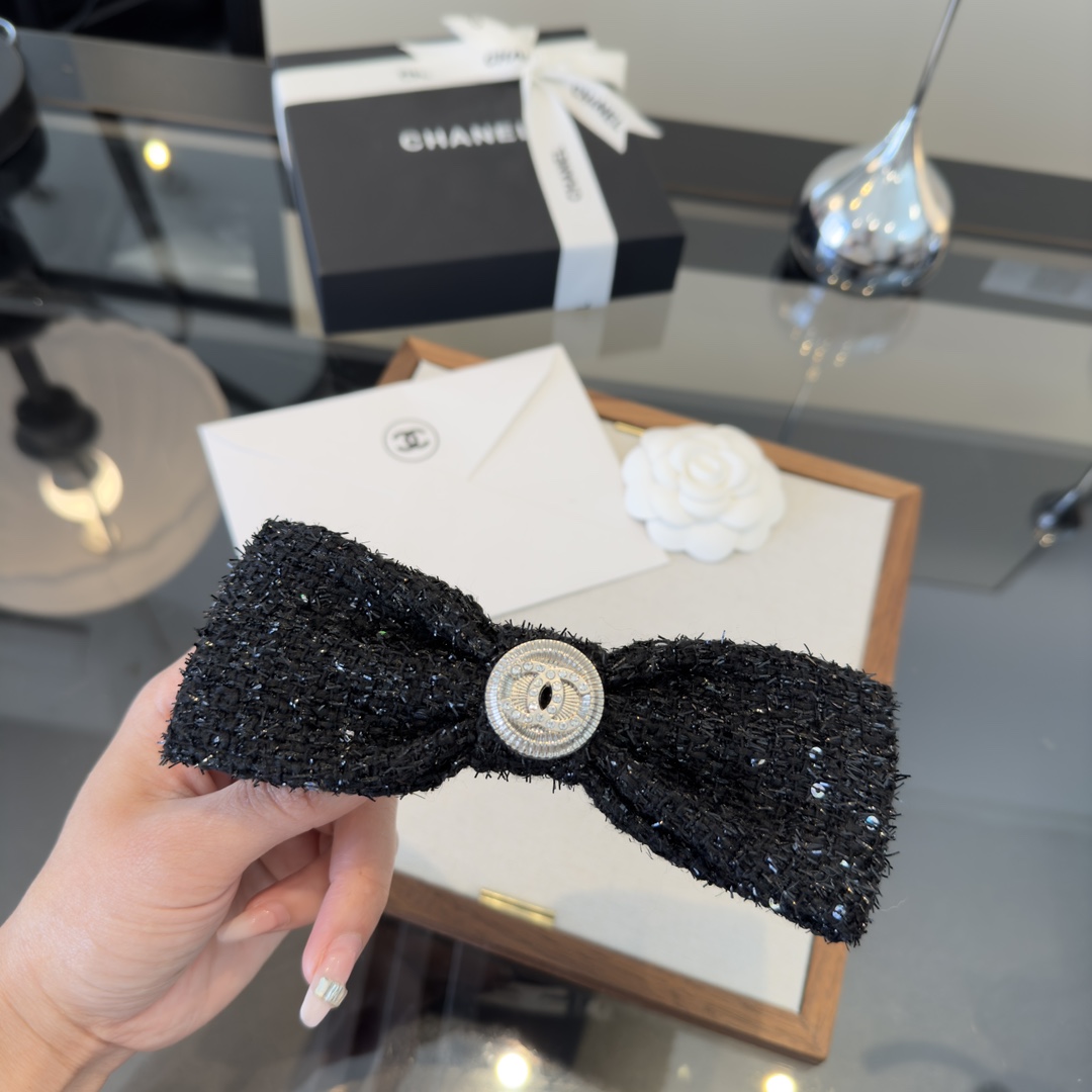 p Chanel香奈儿新款发夹