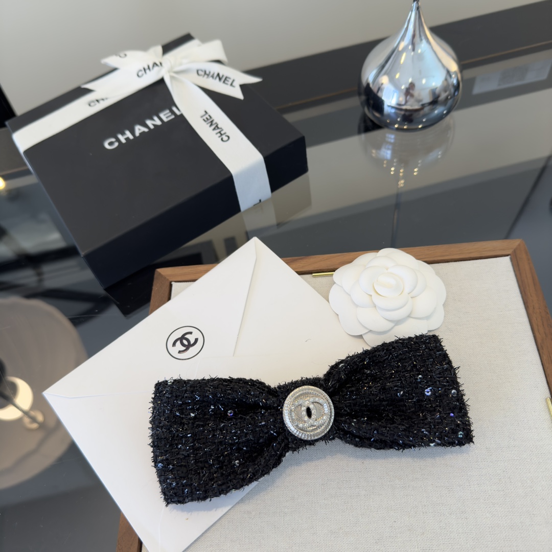 p Chanel香奈儿新款发夹