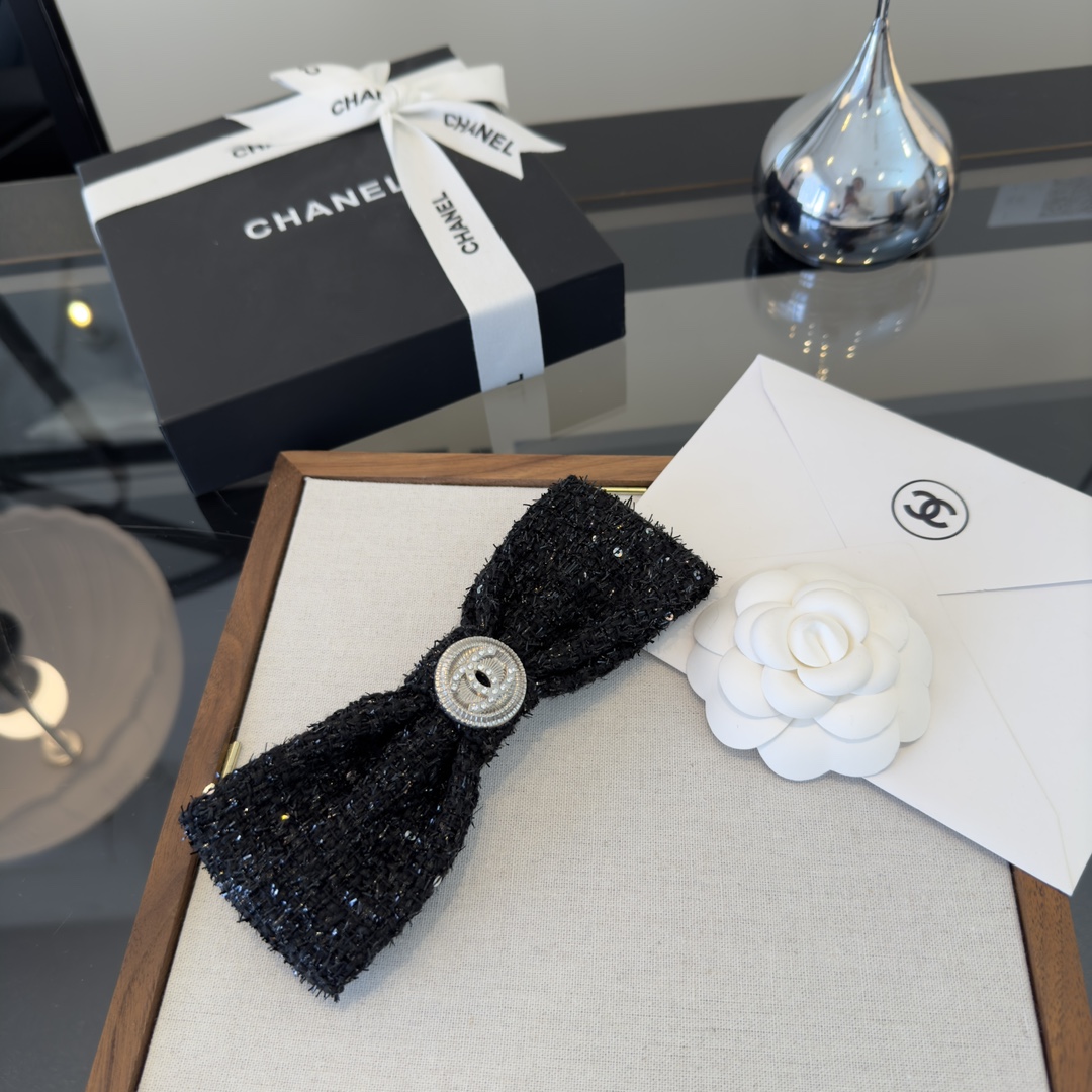 p Chanel香奈儿新款发夹