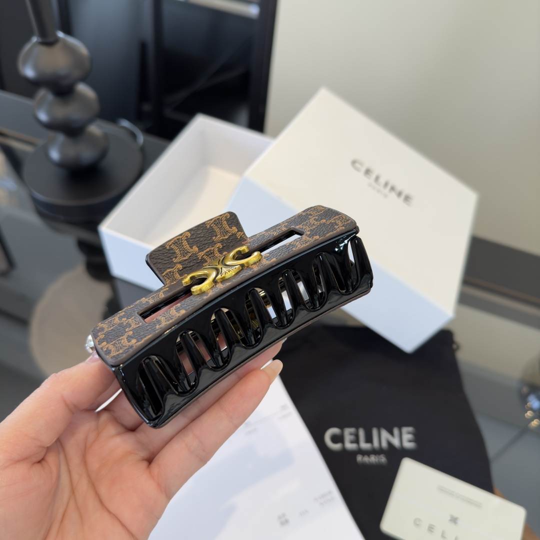 p Celine赛琳新款发夹